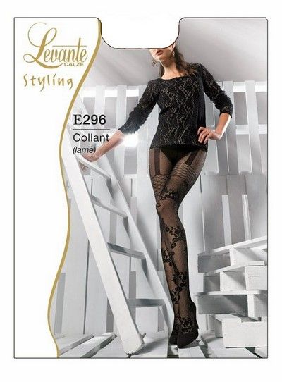 Eleganta strumpbyxor i stockings-look och blommigt m