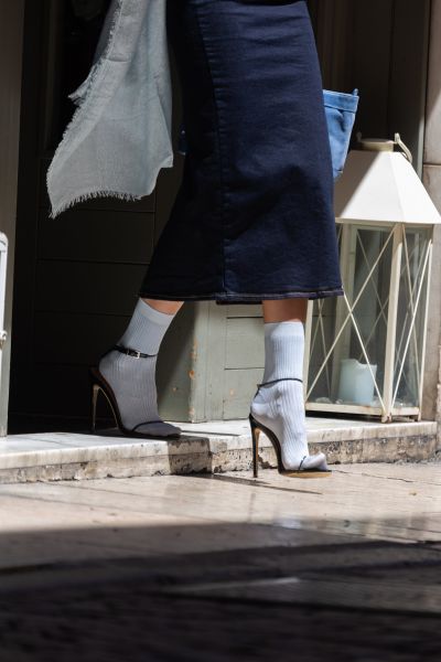 Mjuka, ribbade sockor med en subtil glans och hög viskoshalt från Omero
